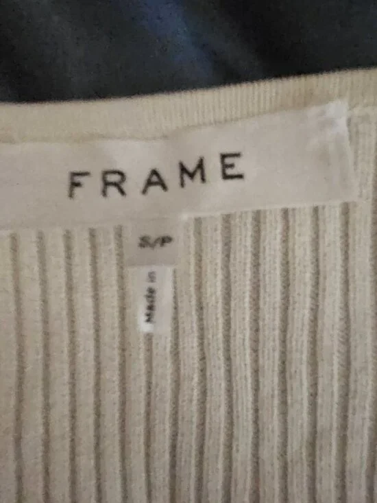 Beautiful Frame Top - Picture 3 of 3